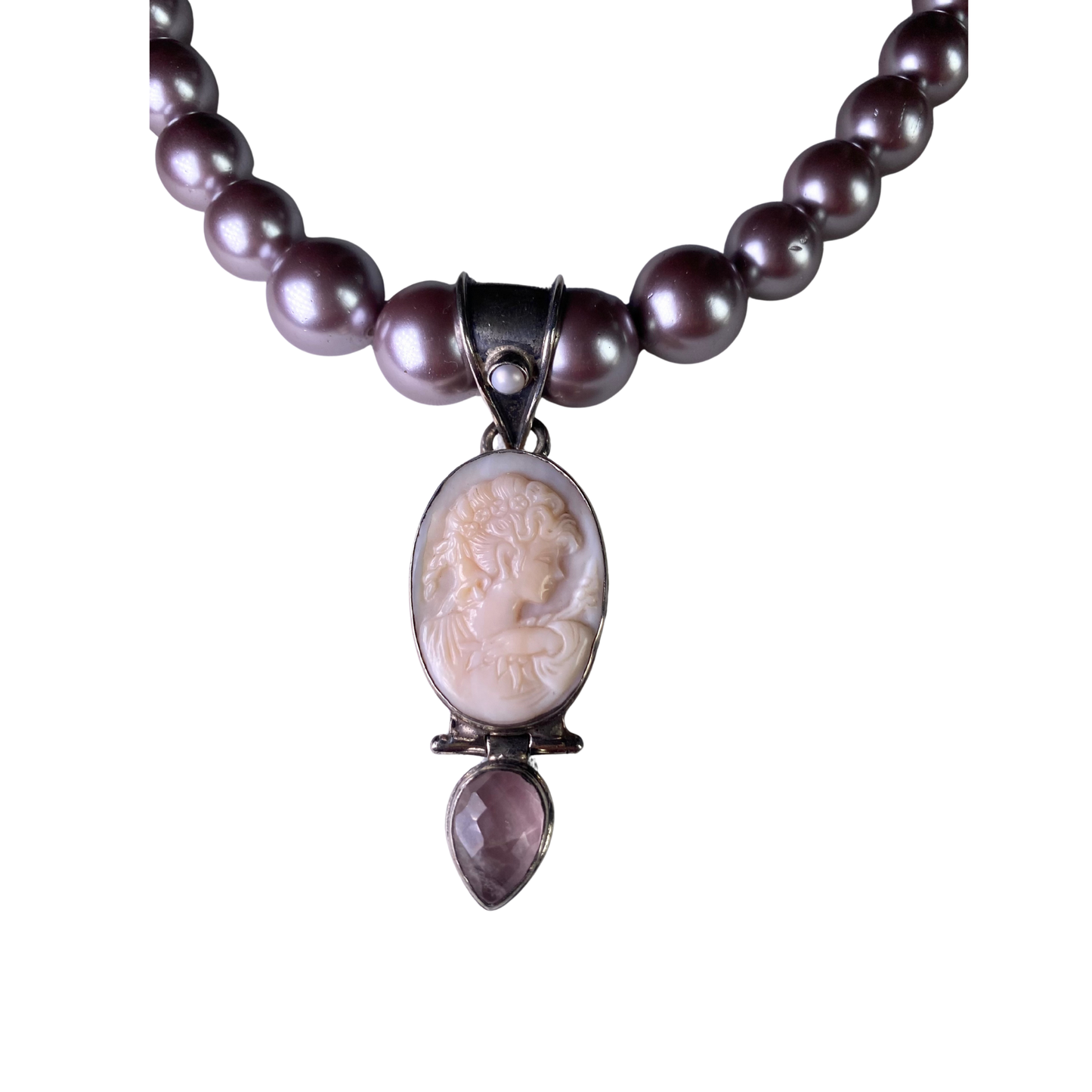 Colar Pérolas Lilás com Camafeu Vintage