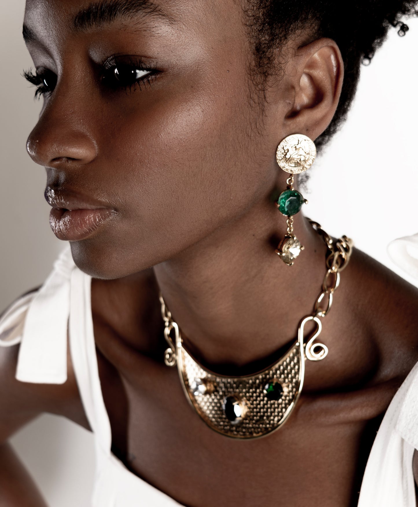 Colar Portrait Vintage