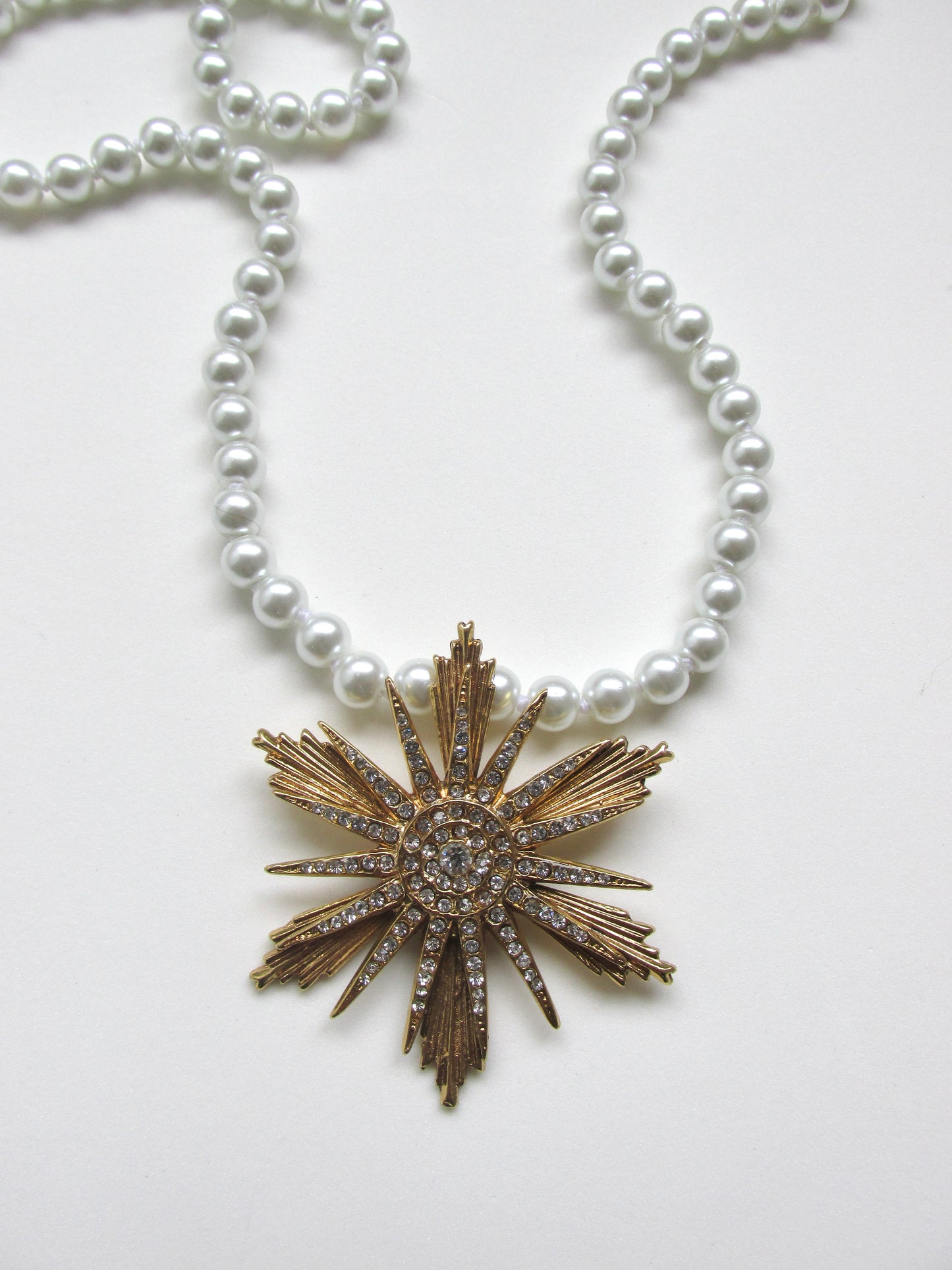 Colar Estrela Saint Laurent e Pérolas