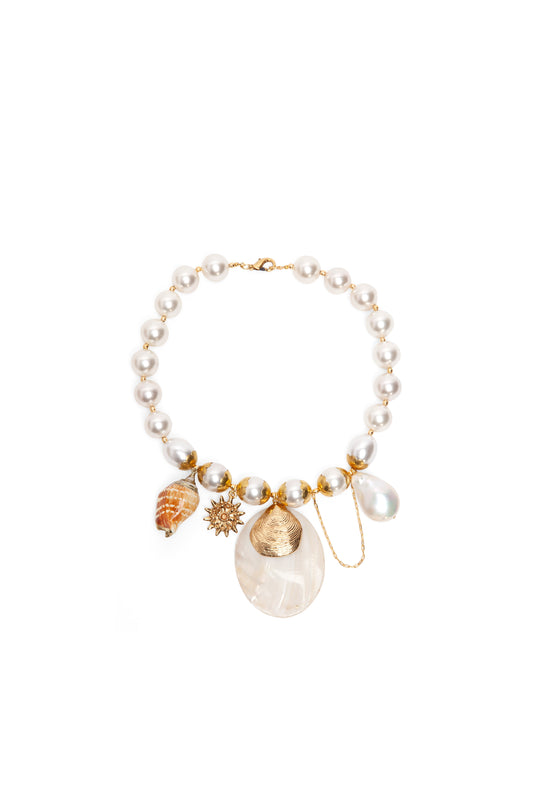 Colar de conchas conceito