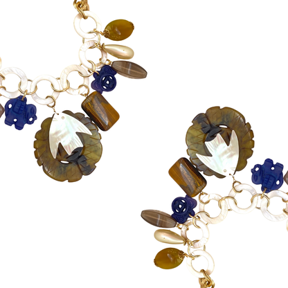 Colar Peixe e Amuletos Marrom